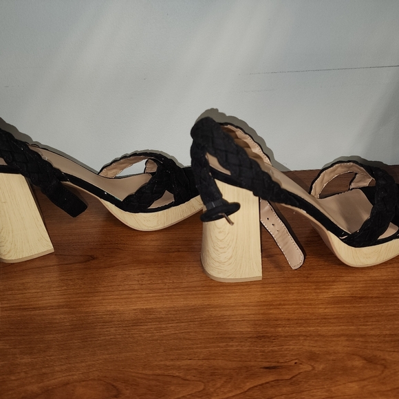 Black heeled Sandals - Devon - Picture 5 of 6